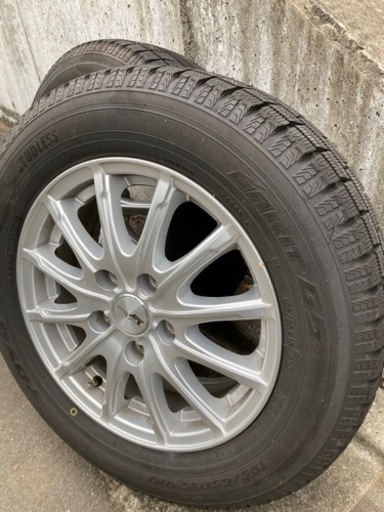 日本製スタッドレスタイヤとアルミホイール4本セット