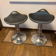 最終お値下げ！🉐🉐カウンターチェア二脚セット1000円です‼️