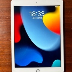 美品★iPad Air2シルバー16GB+片手持ちタブレットカバーセット