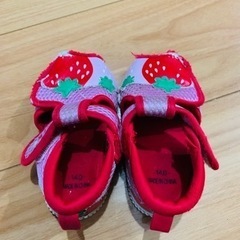 女児サンダル　水遊びなどにの画像