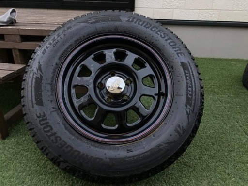 スタッドレスタイヤホイールセット4本 215/70/16