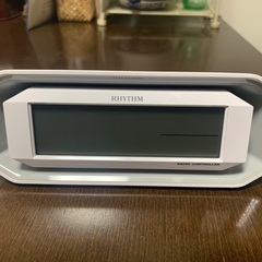 【ほぼ未使用】リズム(RHYTHM) 目覚まし時計 電波時計 デ...