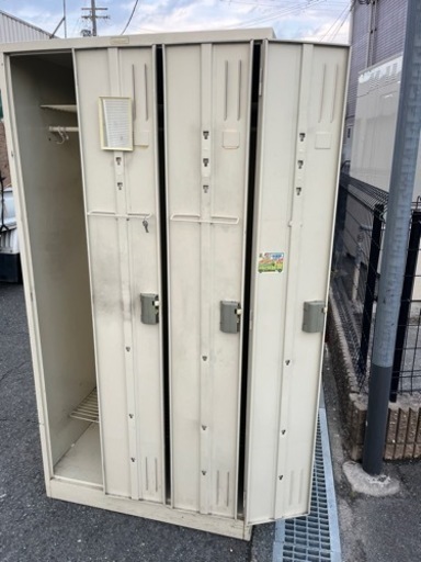【引取り限定】スチールロッカー　