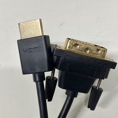 パソコンモニターとキーボードの画像