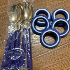 (未使用）お皿とフォークのセットの画像