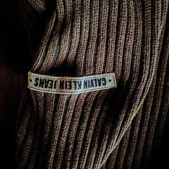 カルバン・クライン コットンニット :ブラウン Mの画像