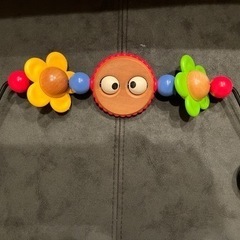 ベビービョルン　バウンサー　トーイ