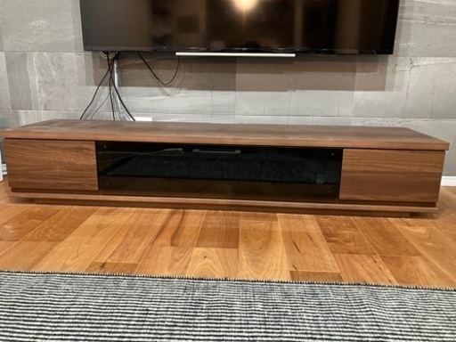 テレビ台　横180、縦43、高さ32