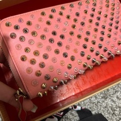 ルブタン 財布の画像