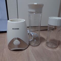 新品未使用！アイリスオーヤマ ミキサー ブレンダー ブレンダーボトル ジューサー の画像