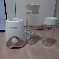 新品未使用！アイリスオーヤマ ミキサー ブレンダー ブレンダーボトル ジューサー の画像