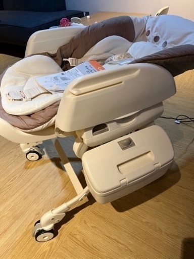 コンビ ネムリラ AUTO SWING エッグショック BE ココアブラウン