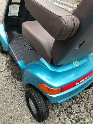 ☆彡⑮ スズキ製・電動車いす・車椅子・セニアカー!シニアカー!!介護用品。すぐに乗れます。免許不要。操作簡単!!バッテリー新品!ピカピカ!!!