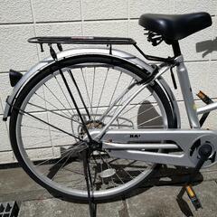 買ってまだ1年経ってません！シルバーの綺麗な自転車ですの画像