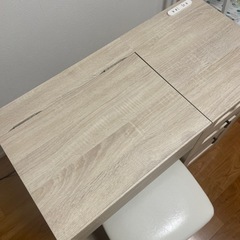 ニトリ　ドレッサーデスク　の画像