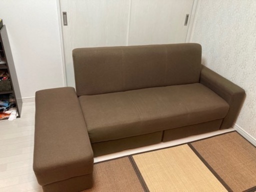 (受け渡し予定)3人掛けでベッドにもなるソファ！　収納もあり！