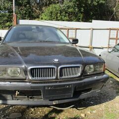 BMW-745-ボデーワーク販売-部品取り中古車です