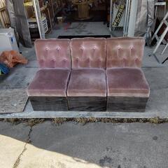 スナック ソファ カフェの画像