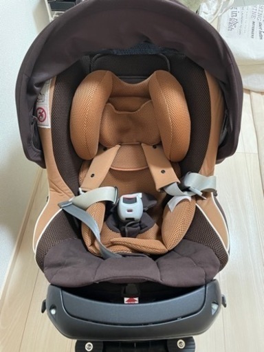 エールべべ　チャイルドシート