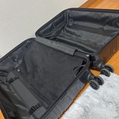 旅行用スーツケース Mサイズの画像