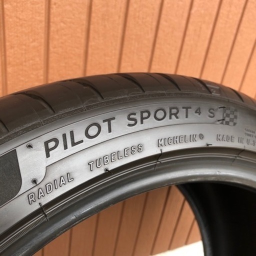 【値下げ】ミシュラン パイロットスポーツ4s 235/40ZR18（2本）