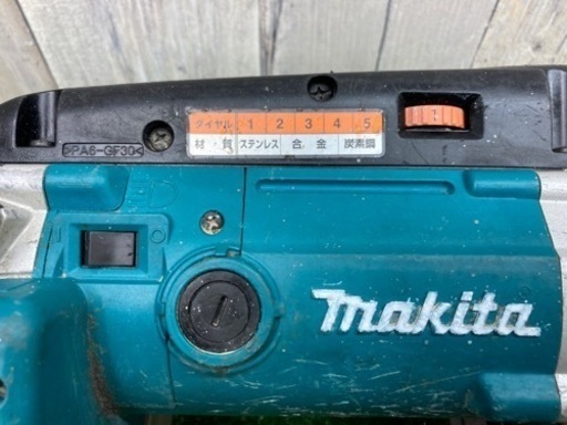 □ makita ポータブルバンドソー 2107F □