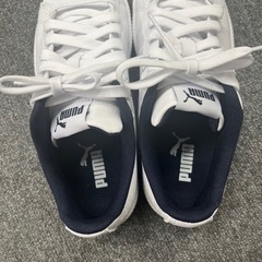 PUMAスニーカーの画像