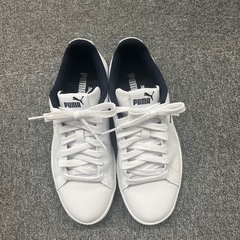 PUMAスニーカーの画像