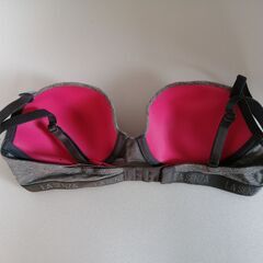 La Senza ランジェリー ブラジャー (新品未使用)の画像