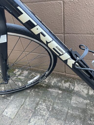 リサイクルショップどりーむ荒田店　No711 エコNo16243X クロスバイク　TREK　７．４FX　ギア切り替え付き♪　