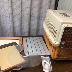 ペット用品　ペットキャリーなど