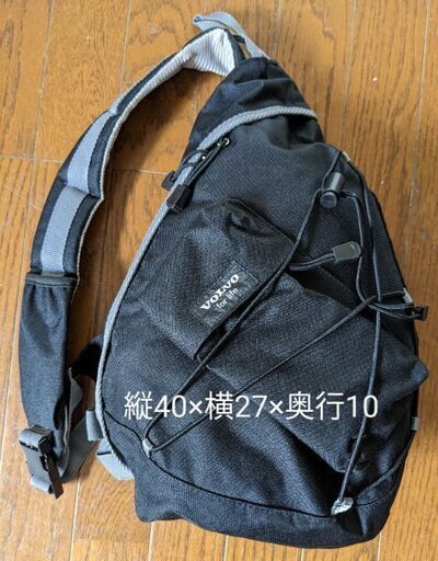 VOLVOオリジナルロゴ入りワンショルダーボディバッグ