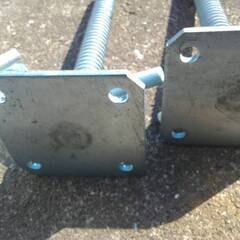 未使用　ミニ　ベースジャッキ　３個セット４３Φ位のパイプ用でΦ48.6の単管足場パイプ用では有りません。の画像