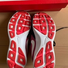 NIKE シューズ　25.5cmの画像
