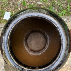 壺（黒色）の画像