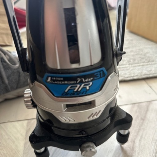 レーザー墨出し器