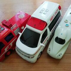 働く車☆救急車、消防車