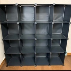 組み替え自由な黒のオープンシェルフの画像