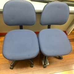 引取限定！キャスター付きの椅子2セット　オフィスチェア　いす　イス