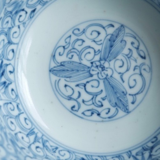 線描きで可愛い◎古伊万里　花文染付波縁深鉢　骨董品 antiques 器　江戸期