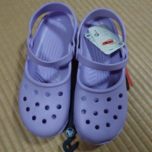 【新品】クロックス　サンダル24㌢　タグ付き