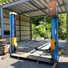 2柱リフト　中古品　車　ジャッキ　近県配送承ります！ 2柱リフト 中古品 車 ジャッキ 近県配送承ります！