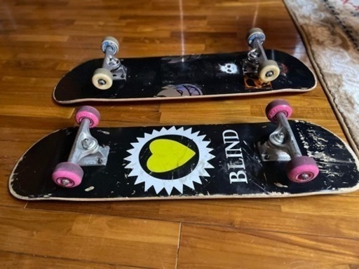 スケボー1枚¥5,000⚠️奥のボードはお取引中⚠️