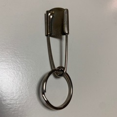 ターコイズ付き シルバーピン　キーホルダーの画像