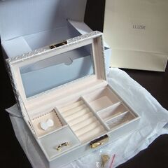 ★未使用品　超美品！　「LUZIR・ルジール」★ジュエリーボック...