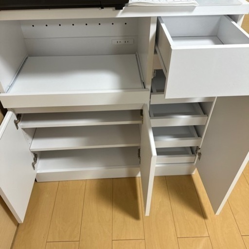 【大人気】LOWYA 食器棚　レンジ台　ハイタイプ　コンセント付き　可動棚