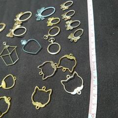 レジンアクセサリーパーツ 空枠の画像
