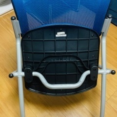 中古の椅子の画像