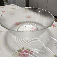 ガラスの器の画像