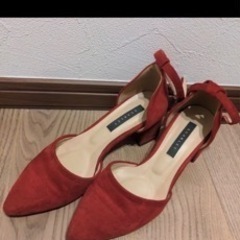 赤パンプス　23.5センチ